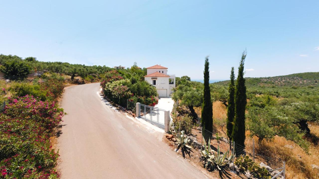 Appartement In Olive Groove House Peloponnesos Western Mani Kalianeika ภายนอก รูปภาพ